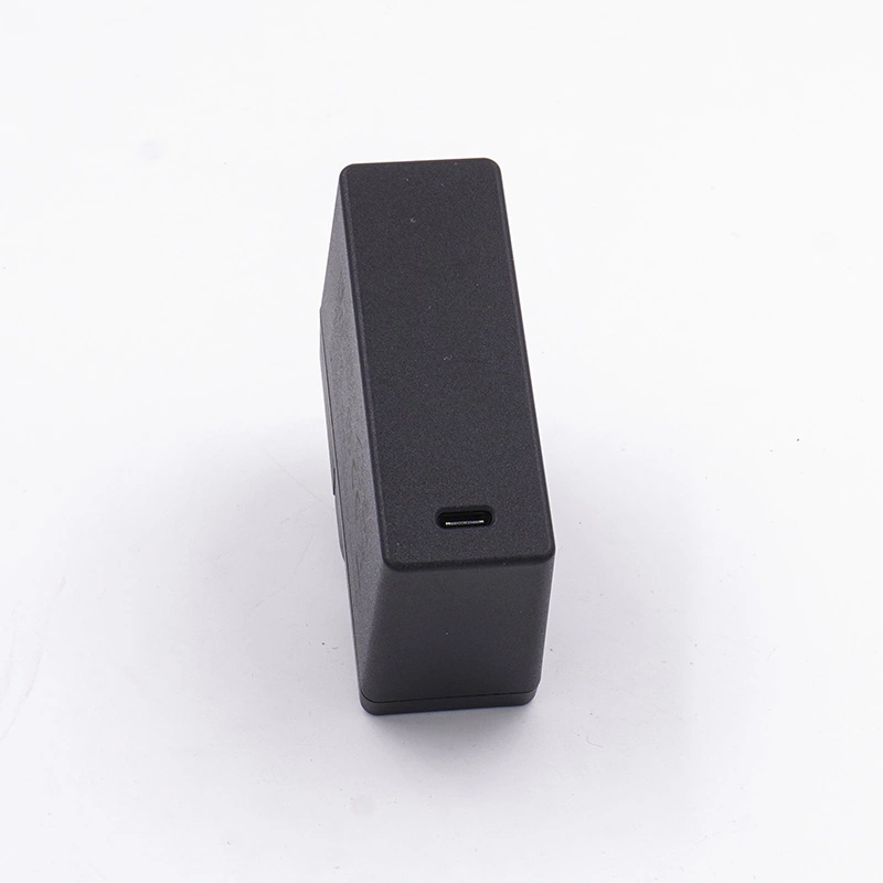 Захранващ адаптер със сменяем щепсел 9V 3A с изход за USB C портове