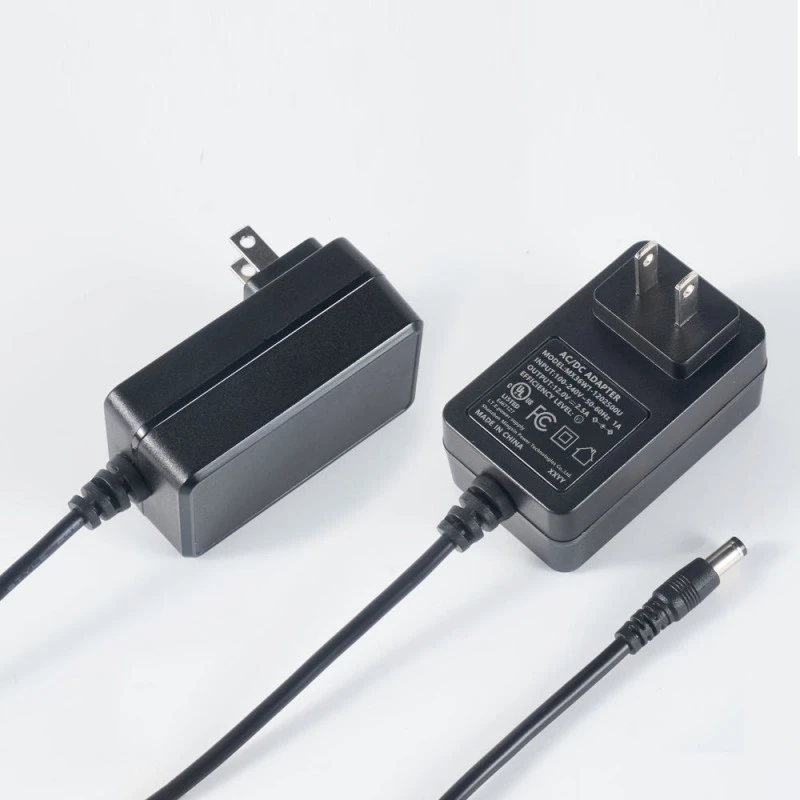 Захранващ адаптер 12V 2,5A 30W за монтиране на стена в списъка на UL